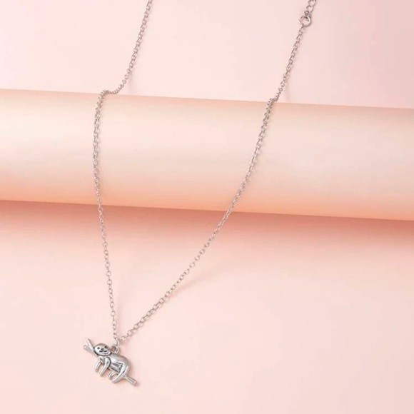 Sloth necklace - Picture 2 of 4